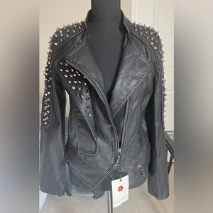 MaxMara cropped black jacket. NWT casual to fancy. Size large